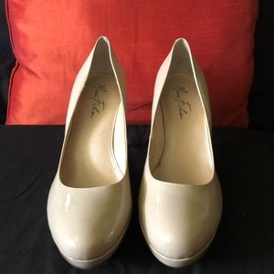 Marc Fisher Neutral platform pumps. Sz 10 medium width, 4” heel 1/2” platform.